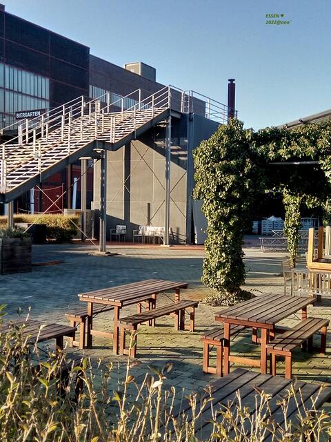 wieder ist eine TREPPE im Bild :-)