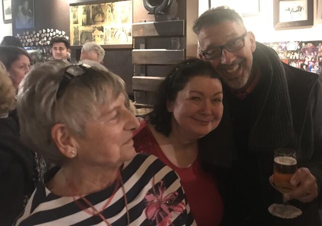 "Wolfgang... wir sind unter Beobachtiung!"