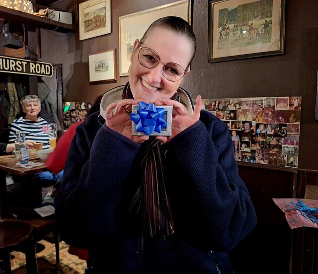 Verzeihung angenommen...
Wieder ein Schmuckstück mehr,so macht man das.