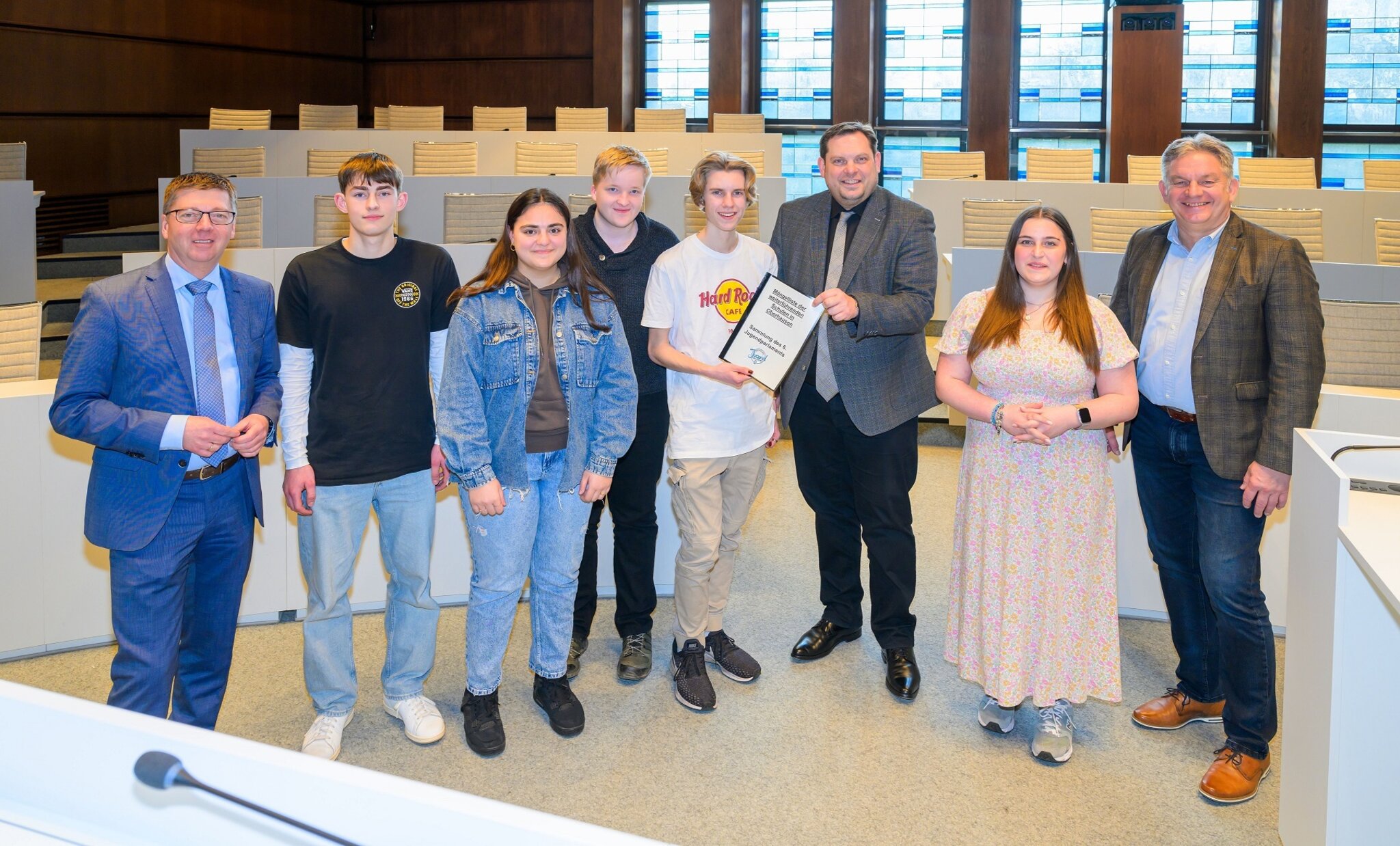 Schulen Jugendparlament überreicht Oberbürgermeister Mängelliste der