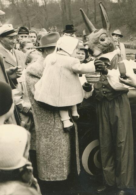 1954 Beim Osterhase im Hiltroper | Foto: Anne Esser