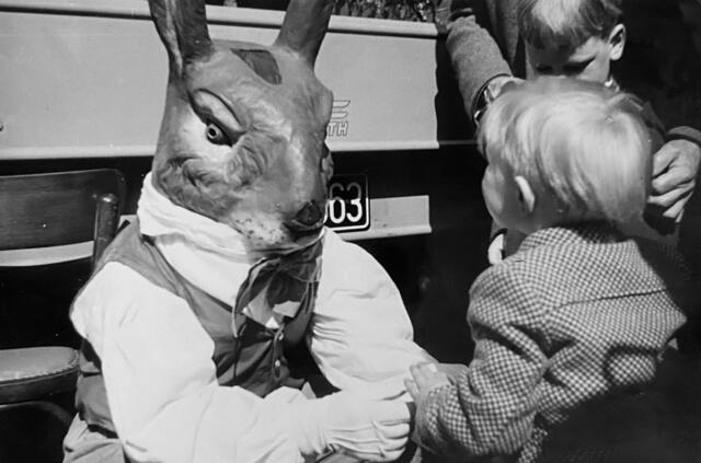 Beim Osterhasen | Foto: Familie Markewitz