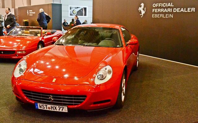 Ferrari-Händler Eberlein präsentiert PS-starke Wagen | Foto: Horst Nauen