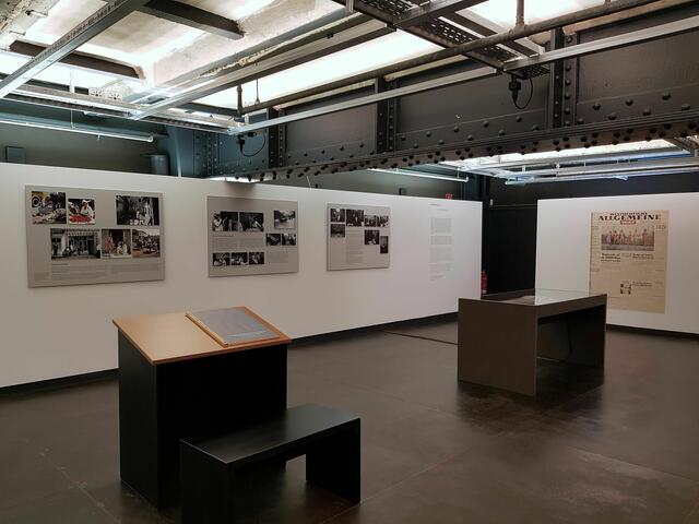 Blick in die Ausstellung "Unterwegs mit Marga Kingler - Pressefotografin im Ruhrgebiet"