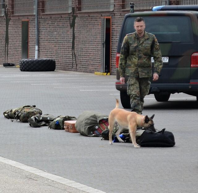 Aufspüren der Munition  | Foto: Horst Nauen