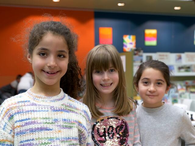 Mädchen auf dem Vormarsch: Arin, Lea und Eva (v.l.) | Foto: Marco Schwinning