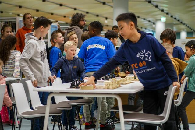 Alles im Griff: Schiedsrichter Qixiang Zhao | Foto: Stephanie Meißner