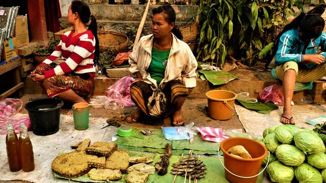 Honigwaben auf dem Markt 