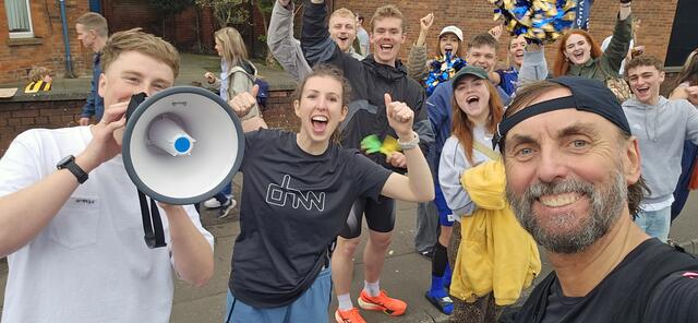 In Belfast machte Pater Tobias Breer interessante Begegnungen. | Foto: privat