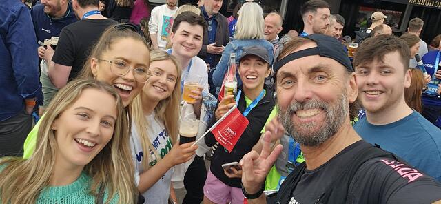 In Belfast machte Pater Tobias Breer interessante Begegnungen. | Foto: privat