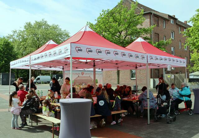 Alt und Jung haben gemeinsam Spaß bei Mitmachaktionen. | Foto: AWO UB Gelsenkirchen/Bottrop