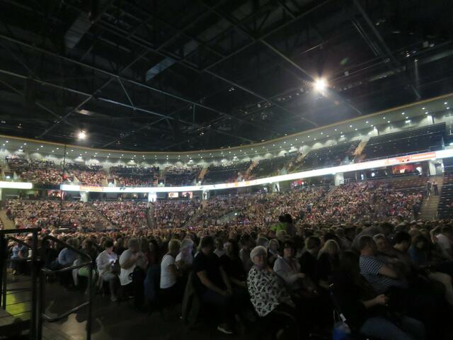 Volle Arena Oberhausen | Foto: umbehaue