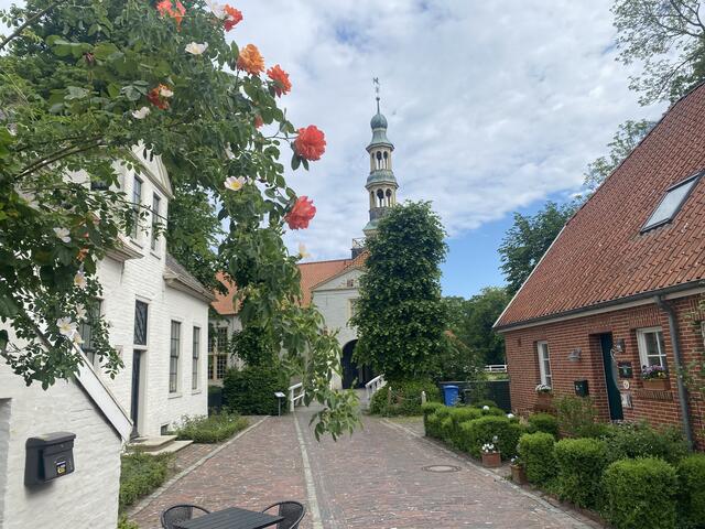 Zugang Wasserschloss Dorum, mit Stopp beim Bäcker | Foto: umbehaue