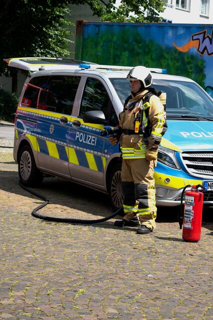 Steht bereit zum Löschen, mit Wasser oder Pulver. | Foto: Stefanie Vollenberg