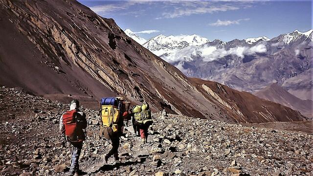 Abstieg vom Pass in die Kali Gandhaki 