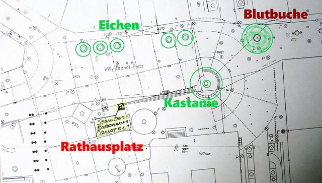 Rathausplatz mit Stein des Bergmanns