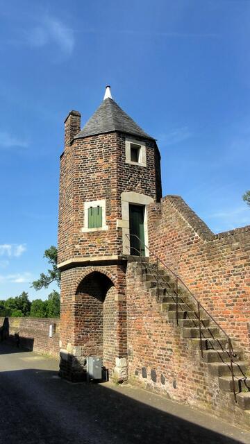 Die "Pfefferbüchse " ist eines der erhaltenen Wachtürmchen an der Stadtmauer.  | Foto: ©Margot Klütsch