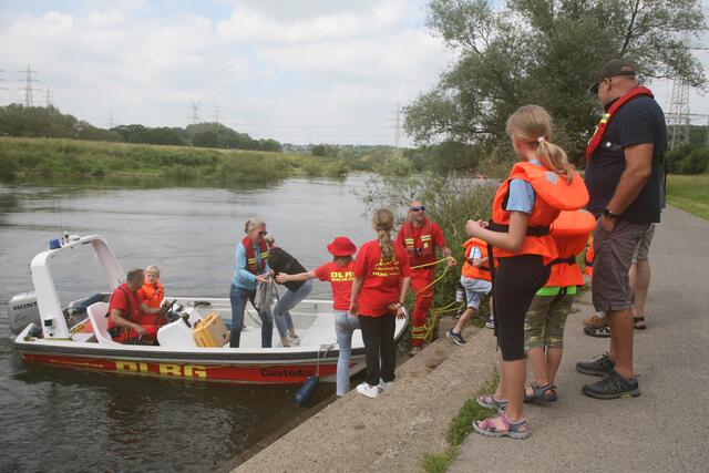 Heiß begehrt: Eine Fahrt mit dem Rettungsboot "Custodis" | Foto: K. Engelhardt
