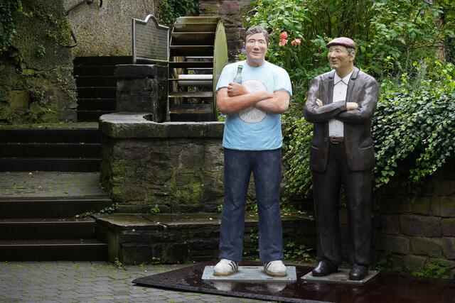 Der "Pellegrino-Mann und der Mann mit der roten Mütze" bringen etwas italienische Leichtigkeit in ihren Alltag. Dann mal Prost ......