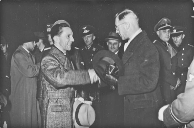 1. Dezember 1940 in Oslo: Besuch von Reichs-Propagandaminister Dr. Josef Goebbels beim Reichskommissar Josef Terboven im von der Wehrmacht besetzten Norwegen. | Foto: Übernahme als Common using aus dem Wikipedia Fotoarchiv