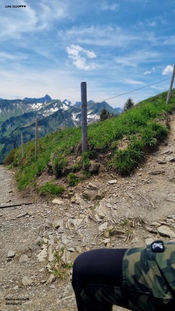 ...puuuhhh, noch eine kleine Pause, 
und dann bin ich gleich ... OBEN!?!
:-)))