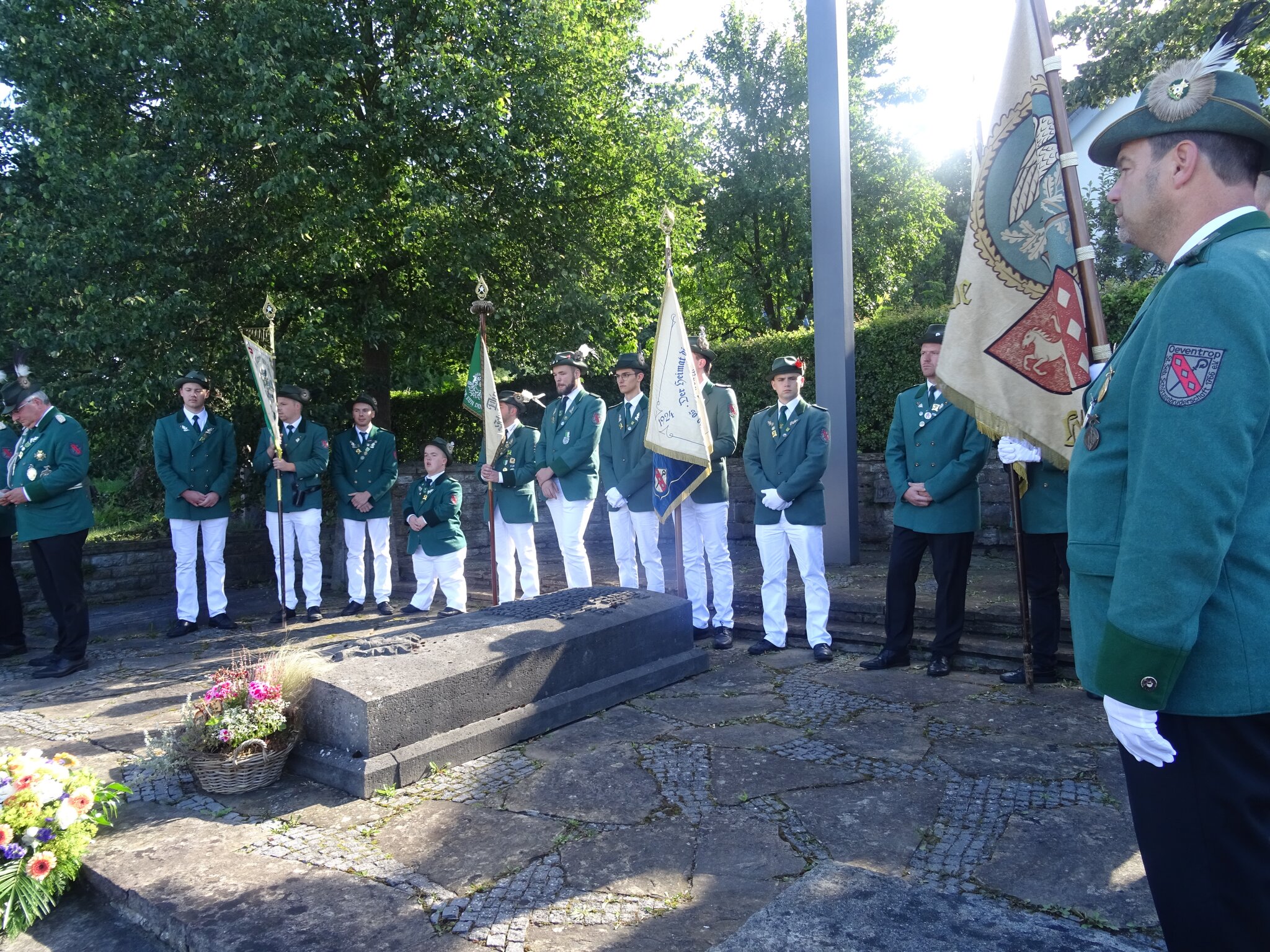 Die zweite Bilderserie vom Schützenfest Sonntagmorgen in Oeventrop 2024 ...