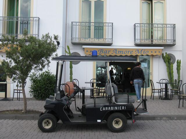 Polizei-Auto auf Stromboli