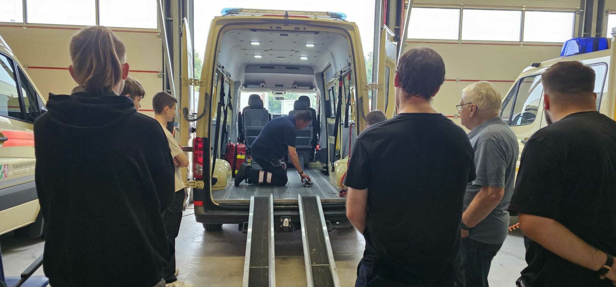 Ratschingspanner 2500kg - Stabiler Gurtschneider Für Ladungssicherung