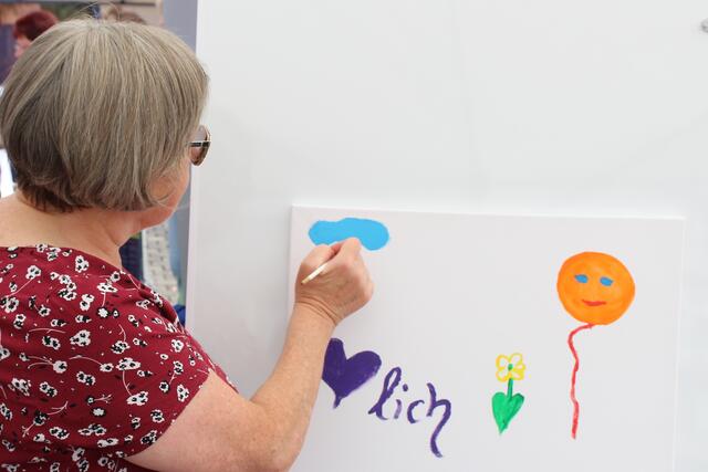 Seniorentag in der Kreisstadt Unna 2024 - Die Malgruppe aus dem Seniorentreff „Fässchen“ 
 | Foto: © Jürgen Thoms  