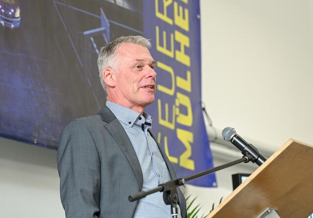 SWB-Geschäftsführer Oliver Ahrweiler erläuterte die Besonderheiten des auch für die SWB eher ungewöhnlichen Bauprojektes. | Foto: SWB/PR-Fotografie Köhring