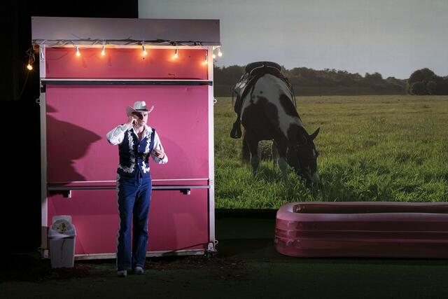 Was ist ein Mann? Das Stück "Bock" beleuchtet am Samstag und Sonntag kaleidoskopartig Bilder von Männlichkeit - mit viel Humor! | Foto: Franziska Götzen