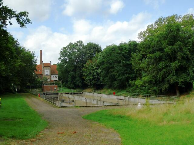 Altes Wasserwerk in 46485 Wesel, Fusternberger Str. 90
Technisches Baudenkmal aus dem Jahre 1886 | Foto: Siegmund Walter, 24.08.2024, 12:38 Uhr