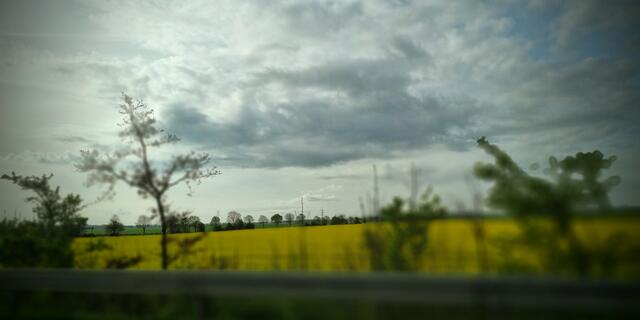 ...im Vorbei Rauschen.... in Gedanken auf einer Autobahn-Autofahrt ....(als Beifahrer versteht sich ...)