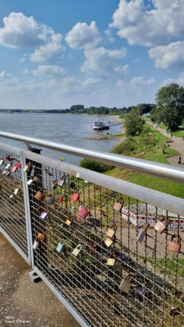 der RHEIN, bei Wesel