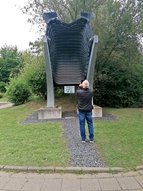 Etwas größer als eine "Pannschüppe".