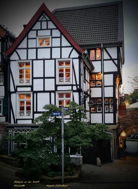 in der Mülheimer Altstadt gibt es so einige´Schätzchen ♥
2024@ana´