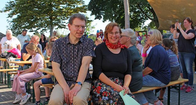 Pfarrer Jürgen Eckelsbach und  Pfarrerin Kristin Busch-Zimmermann  | Foto: © Jürgen Thoms 
