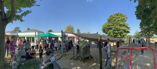 Ein letzter Blick von der Emil-Bennemann-Straße auf das Freigelände der Kita  | Foto: © Jürgen Thoms 