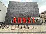 Das Gebäude im Zentrum der Stadt wurde 2007 für die Präsentation der Sammlung des Kunstvereins Bremerhaven von 1886 e.V. errichtet. Auf drei Stockwerken mit über 700 qm Ausstellungsfläche verfügt der Verein hier über die Räumlichkeiten, um in wechselnder Zusammenstellung eine Auswahl von Werken aus der über 100-jährigen Sammlungsgeschichte an der Wesermündung zu zeigen.  | Foto: Mülheimer Kunstverein KKRR