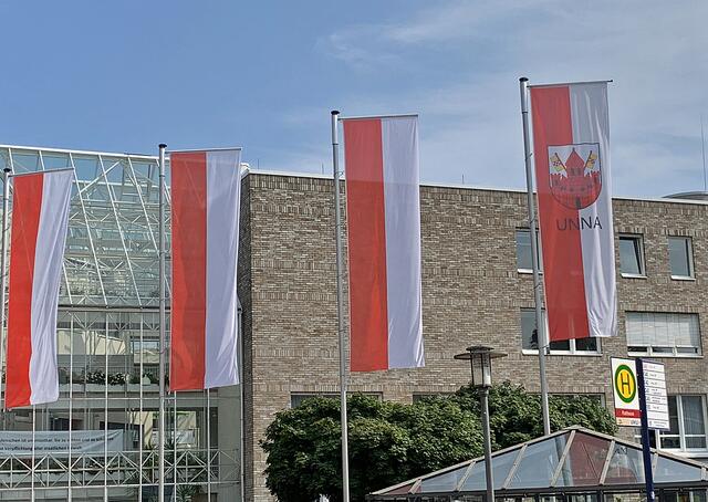 Bunt gemixt aus Besuchen des 3.  Quartals 2024  in der Innenstadt von Unna  - Rathaus Unna  | Foto: © Jürgen Thoms 