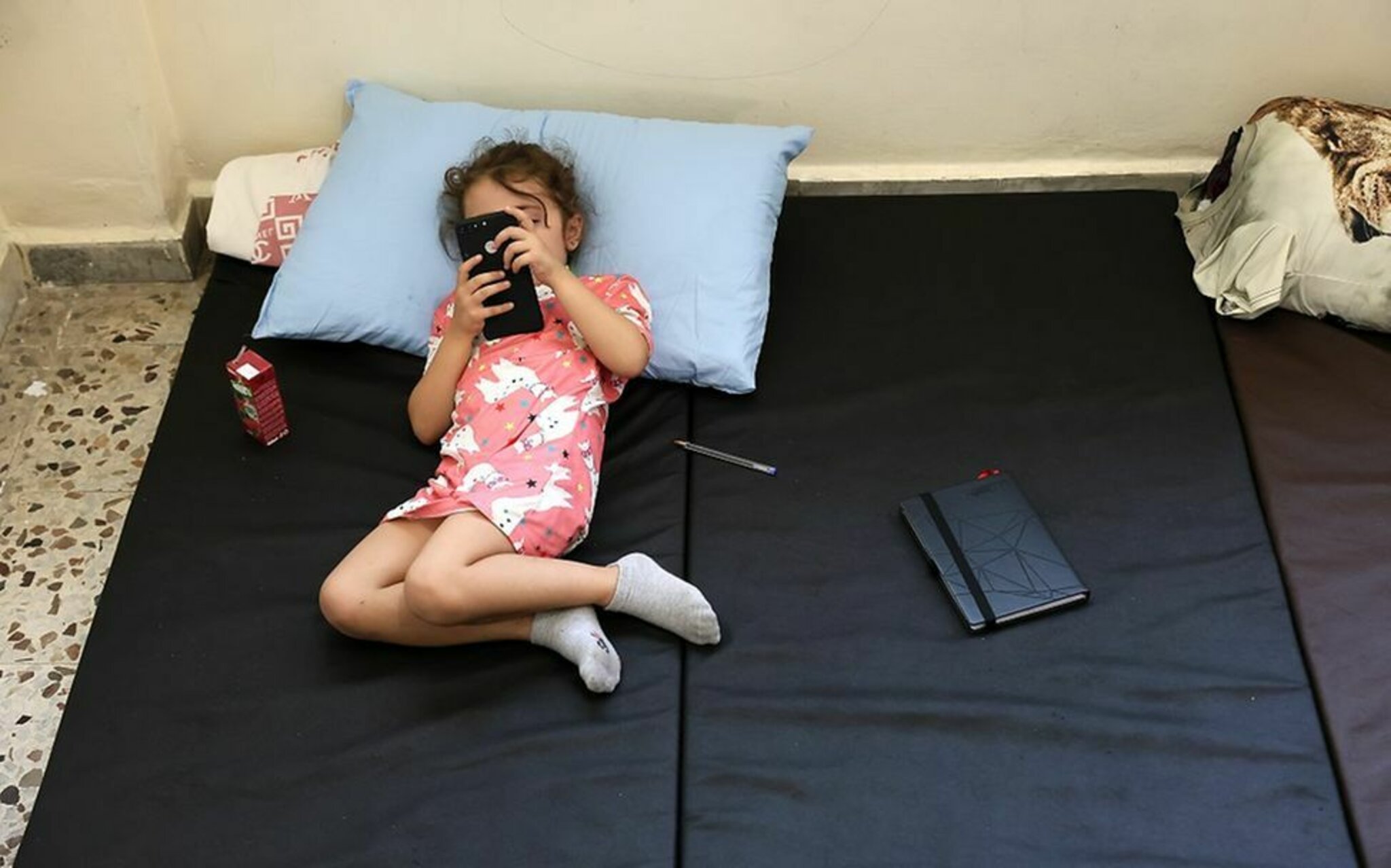 イスラエル/パレスチナ: 危険にさらされる子どもたち: レバノン: 100人以上の子どもが死亡