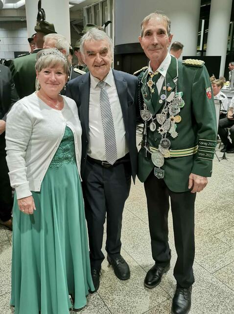 NRW-Innenminister Herbert Reul gehörte ebenfalls zu den Gästen und mischte sich gerne unter die Schützen. | Foto: Faßbender/BSV