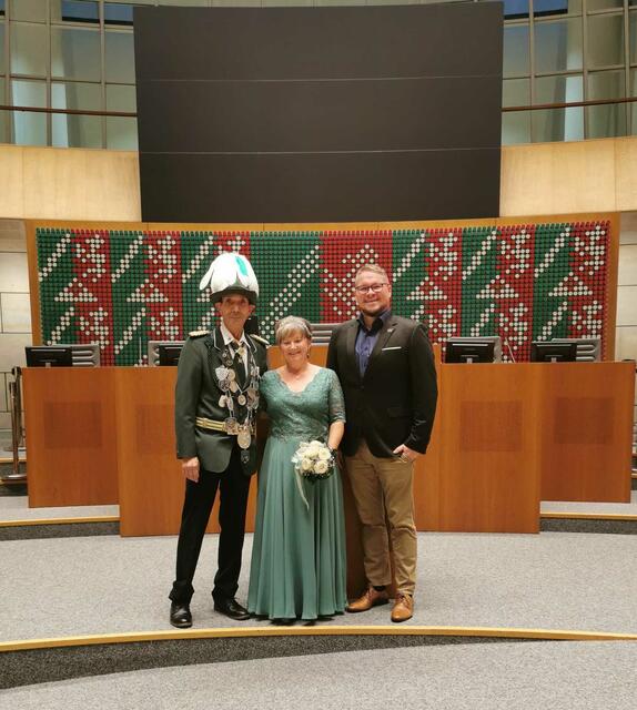 Auf Einladung von Benedikt Falszewski nahm das Walsumer Königspaar an dem Abend teil. | Foto: Faßbender/BSV