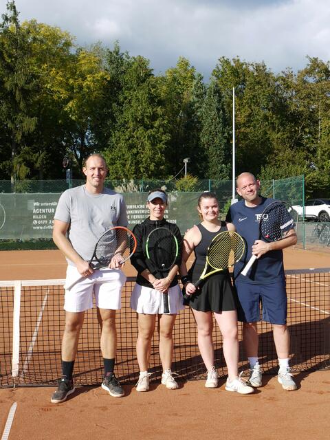 von links: Marc Schleger &amp; Alexandra Hinske  siegen über Emilie Lind Pedersen &amp; Stephan Heuser im Mixed
  
