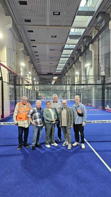 Gast Manfred Lauszat, Vorsitzender Benno Justfelder, Vorstandsmitglied Jane Splett, ehemaliger Ratsherr Hans Aring, Ratskandidat Sven Olszak, Vorstandsmitglied Jonathan Kniep.