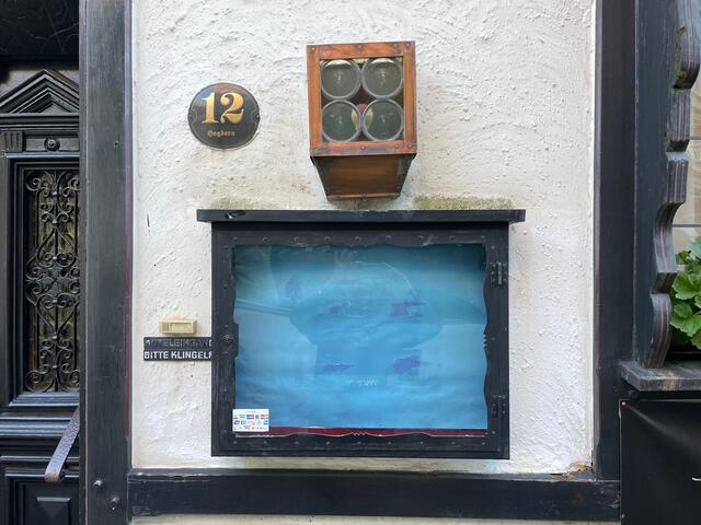 Das Dauer-Kunstwerk am Kölner Hof "Blaue Stunde" - Künstler unbekannt :) war nicht Bestandteil des Rundgangs, fiel aber ins Auge. | Foto: Mülheimer Kunstverein KKRR