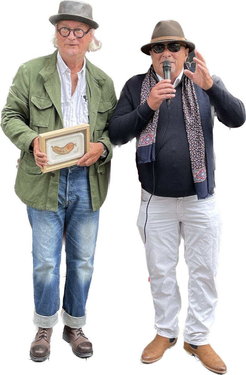 Die Schöpfer des "Mülheim-Comics DIE GESTOHLENE WURST" Manfred Dahmen (re.) und Bernd Kirstein (li.) sind wie im Vorjahr im Kunsthaus Mülheim Mitte in der Villa Artis anzutreffen!  
Der Zeichenblock liegt wieder bereit! | Foto: Mülheimer Kunstverein und Kunstförderverein KKRR