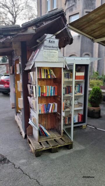 ... vorher...
an der Dampfbierbrauerei...
so, ich bin schon mal´daaa´ ... an der DAMPFE´ in Borbeck