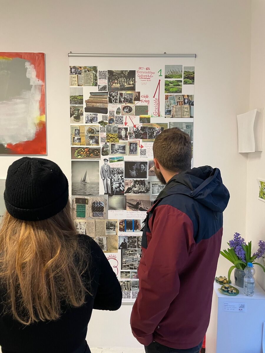 Vielseitige Kunstwerke von Ute Nowak - einschließlich ihrer Werkreihe "Kleinorange" sind in der Beletage ausgestellt bis 20. Dezember 2024 | Foto: Friedrich Stavenhagen