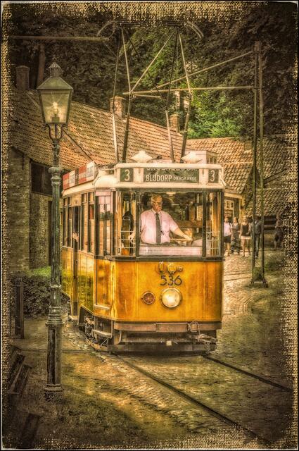 Weg da, die Tram kommt...